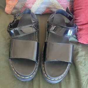 Voss Womens Dr Martens Sandals